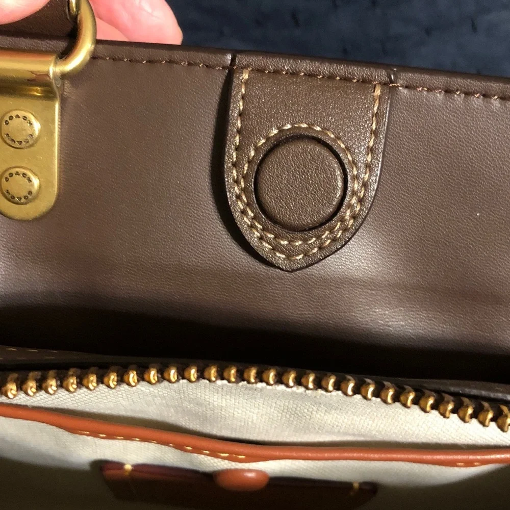 Brown Leather Purse knock-off brand with Gold Hardware